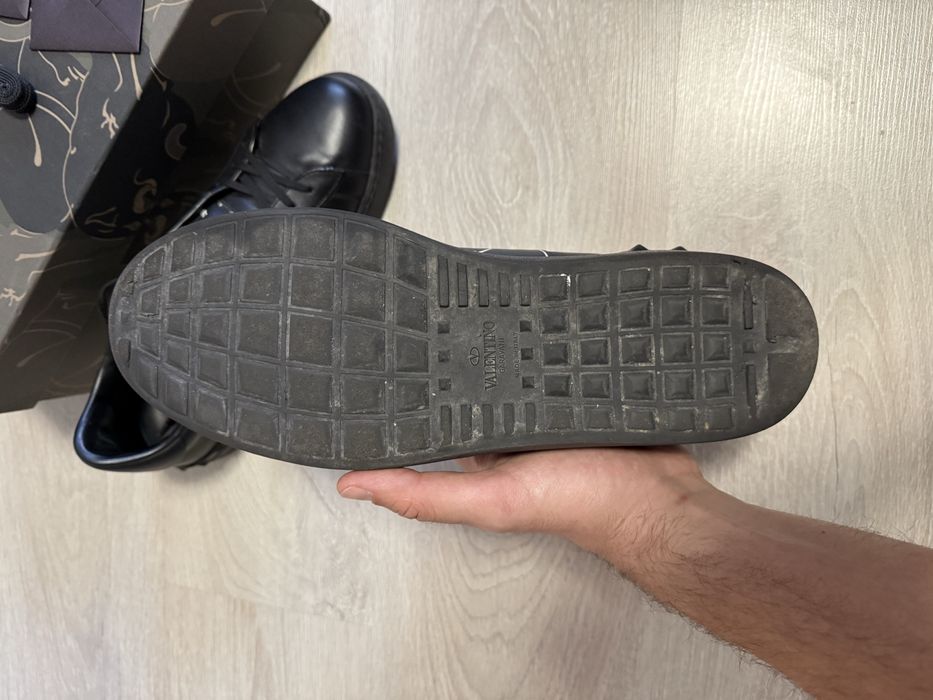 Продавам мъжки обувки Valentino Garavani Black Panther