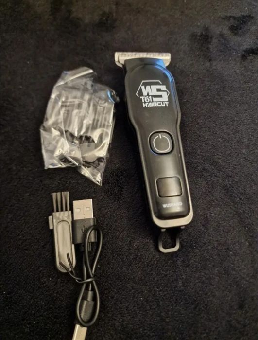 Masina de tuns noua, include incarcator USB si 4 gratare