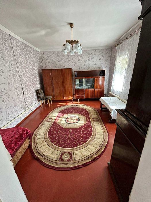 Срочно сдается дом 4 комнаты,1 сотка,Азербайджанский центр.