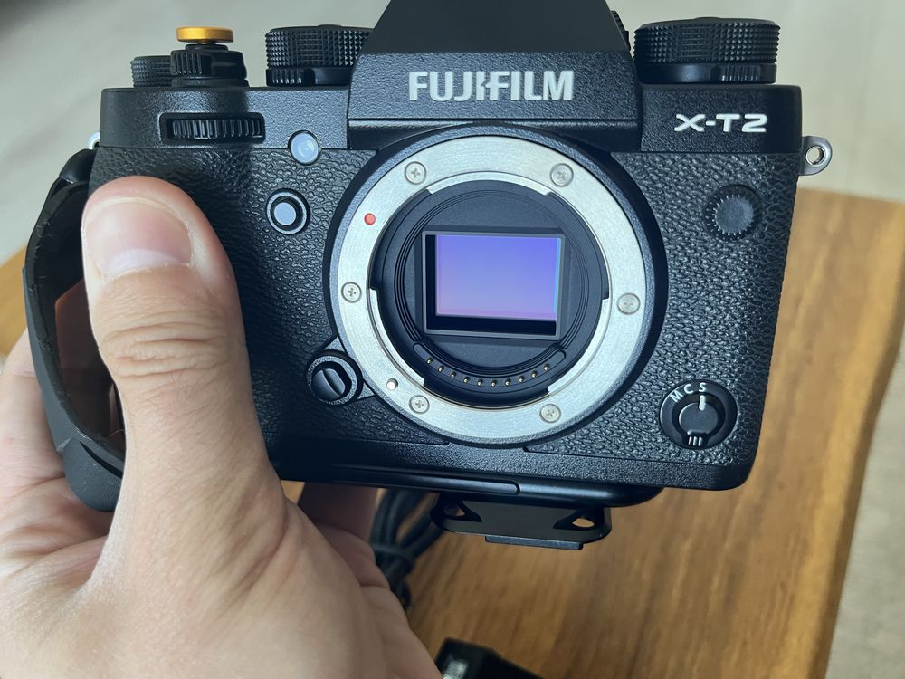 Fujifilm X-T2 + curea Peak Design Micro Clutch