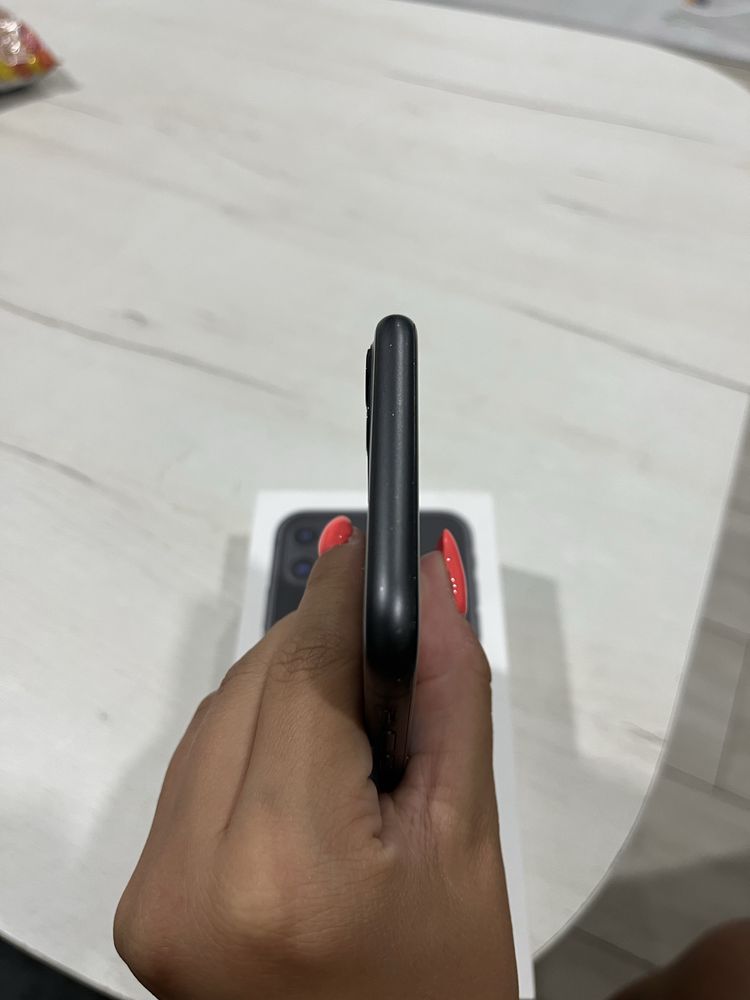Пефектно състояние Iphone 11 128