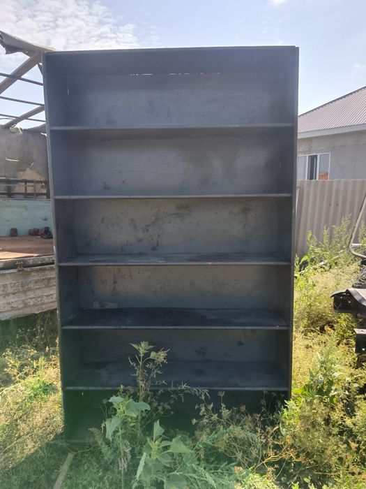 Металлическая полка стеллаж