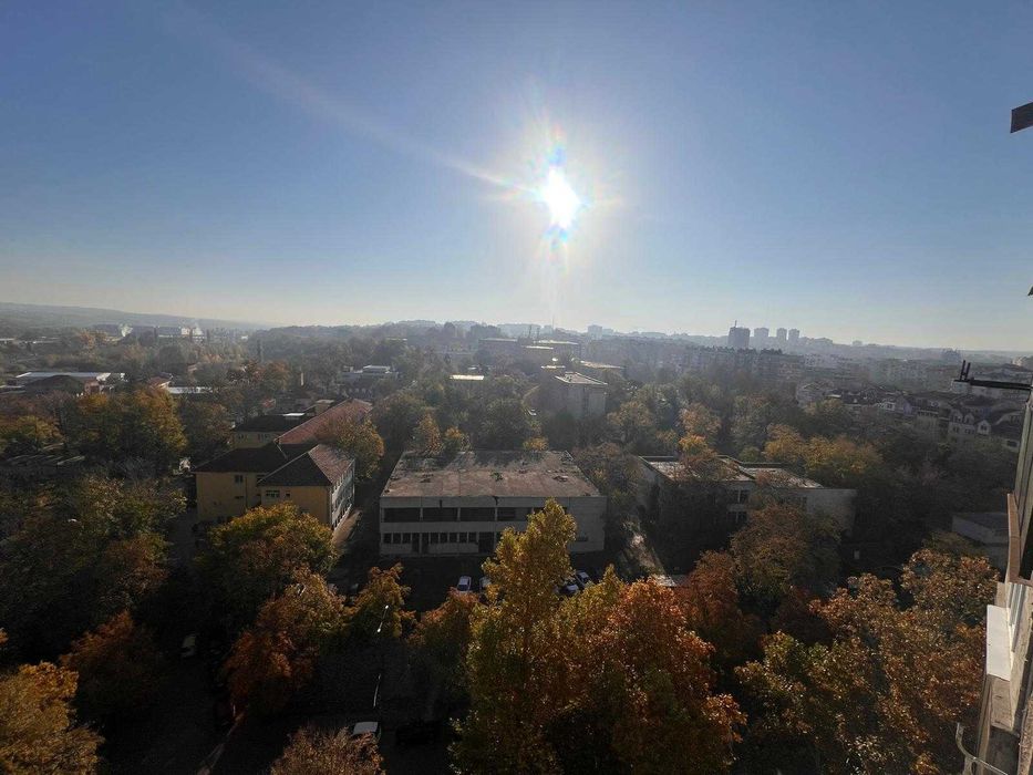 Продава се тристаен апартамен – в центъра на град Плевен