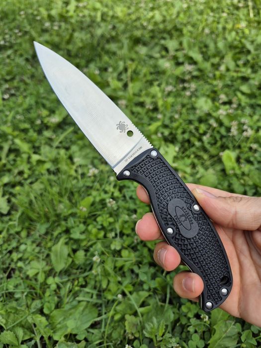 Тактически нож Spyderco Enuff FB31,фиксирана фултанг острие,два цвята