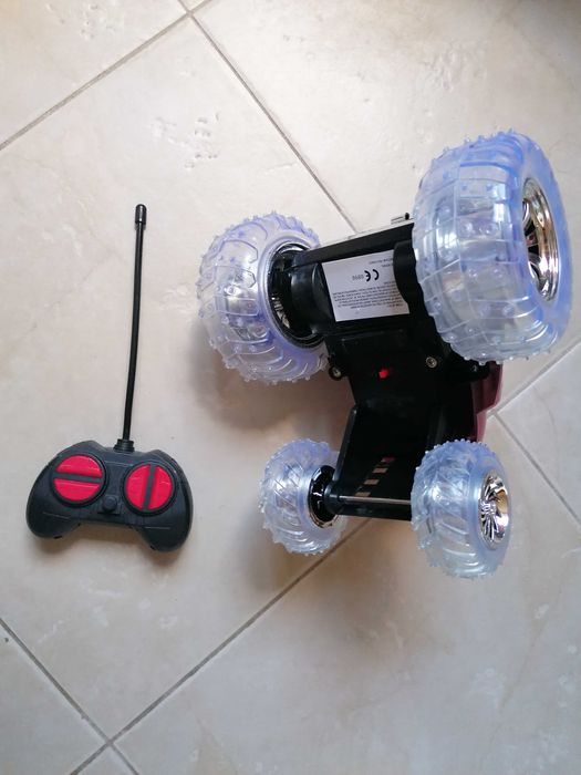 Кола с дистанционно управление и светлина Monster Spinner RC, Червена