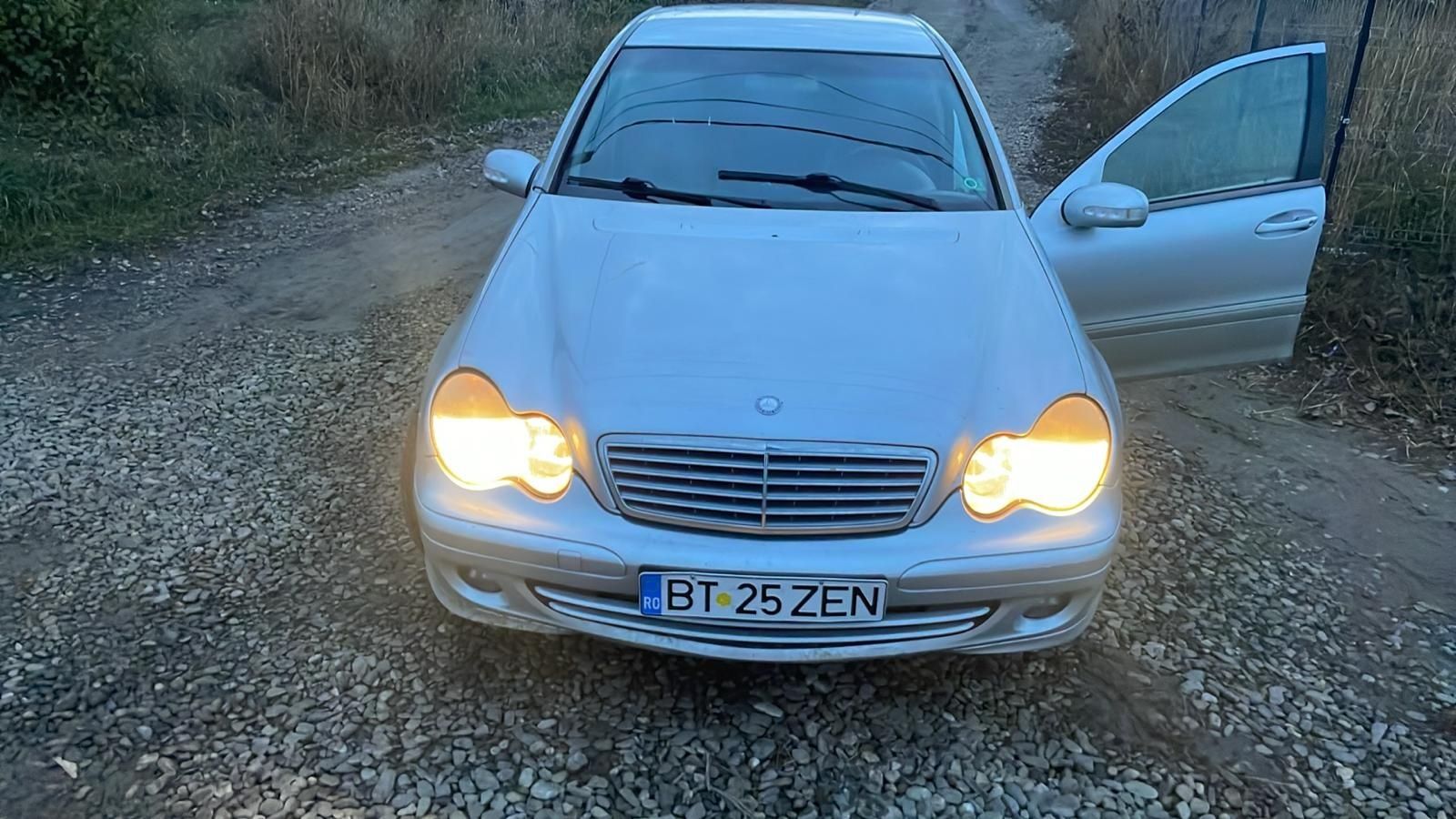 Vând Mercedes C class 220 cdi