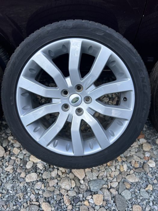 Jante/Roti Range Rover Sport 275/40R20.  5x120