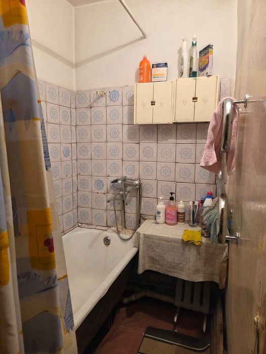 3-комн., 1 этаж, 4 мкр.