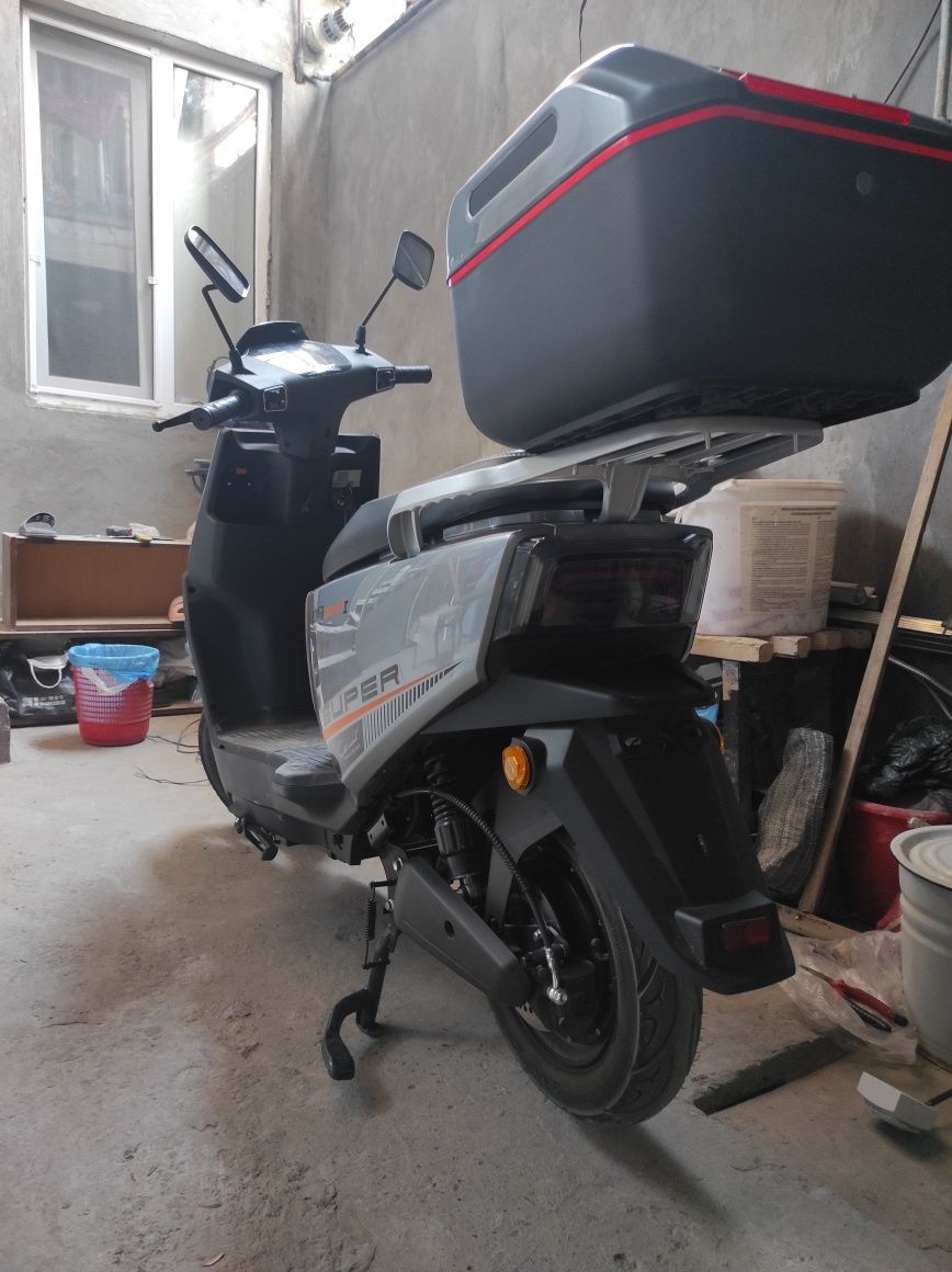 Elektro skuter Yema E6