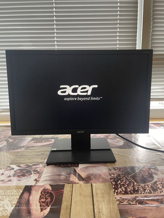 Монитор Acer 22 инча 60 Hr