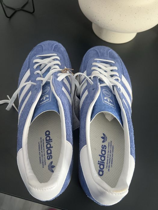 Pantofi sport Adidas Gazelle Indoor W HQ8717 Albastru.