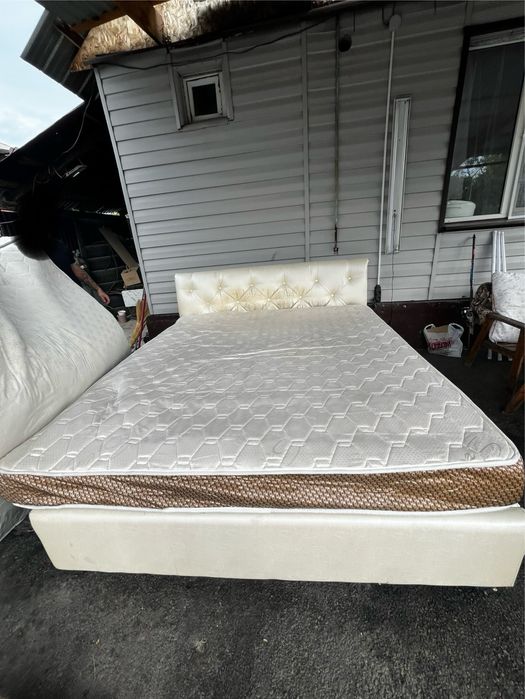 Продам матрасы..