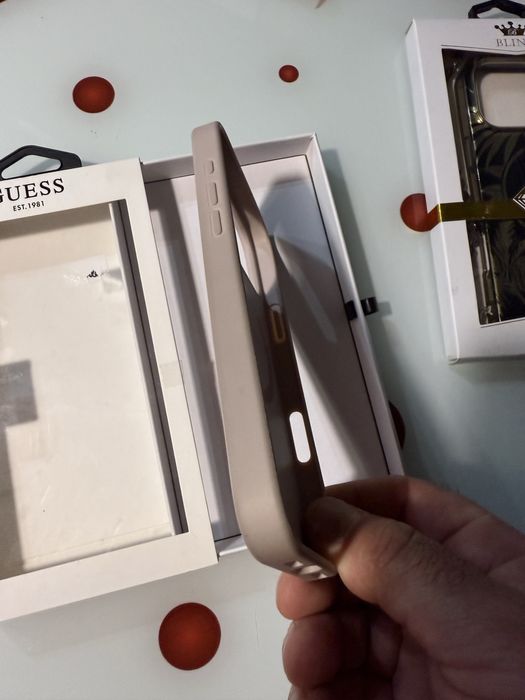 Кейс iPhone 16 Pro Max guess 2броя