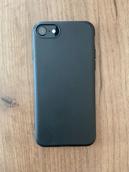 İphone SE 2022 3 gen. Перфектно работещ.