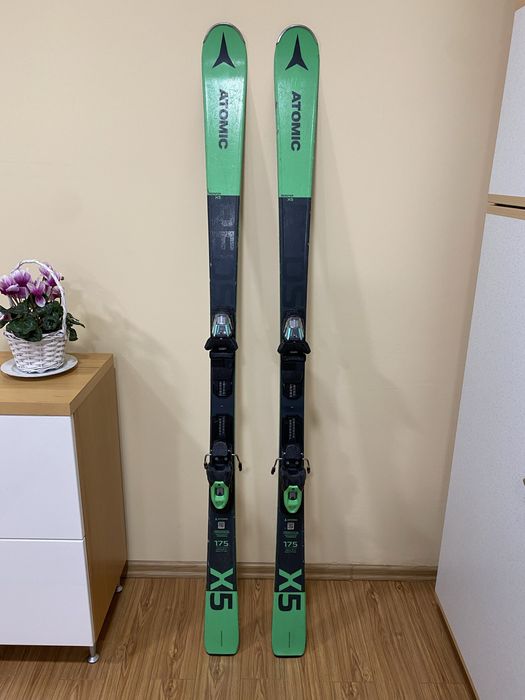 Vând Schiuri Atomic Resdster 175 cm