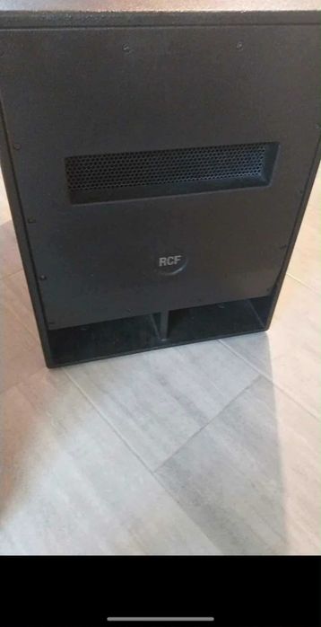 Vand subwoofer RCF 718 AS