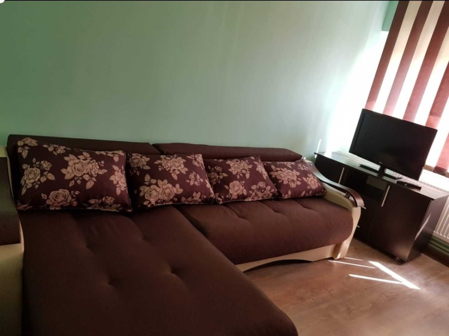 Închiriez apartament 2 camere, decomandat, centru, bloc ROMARTA.