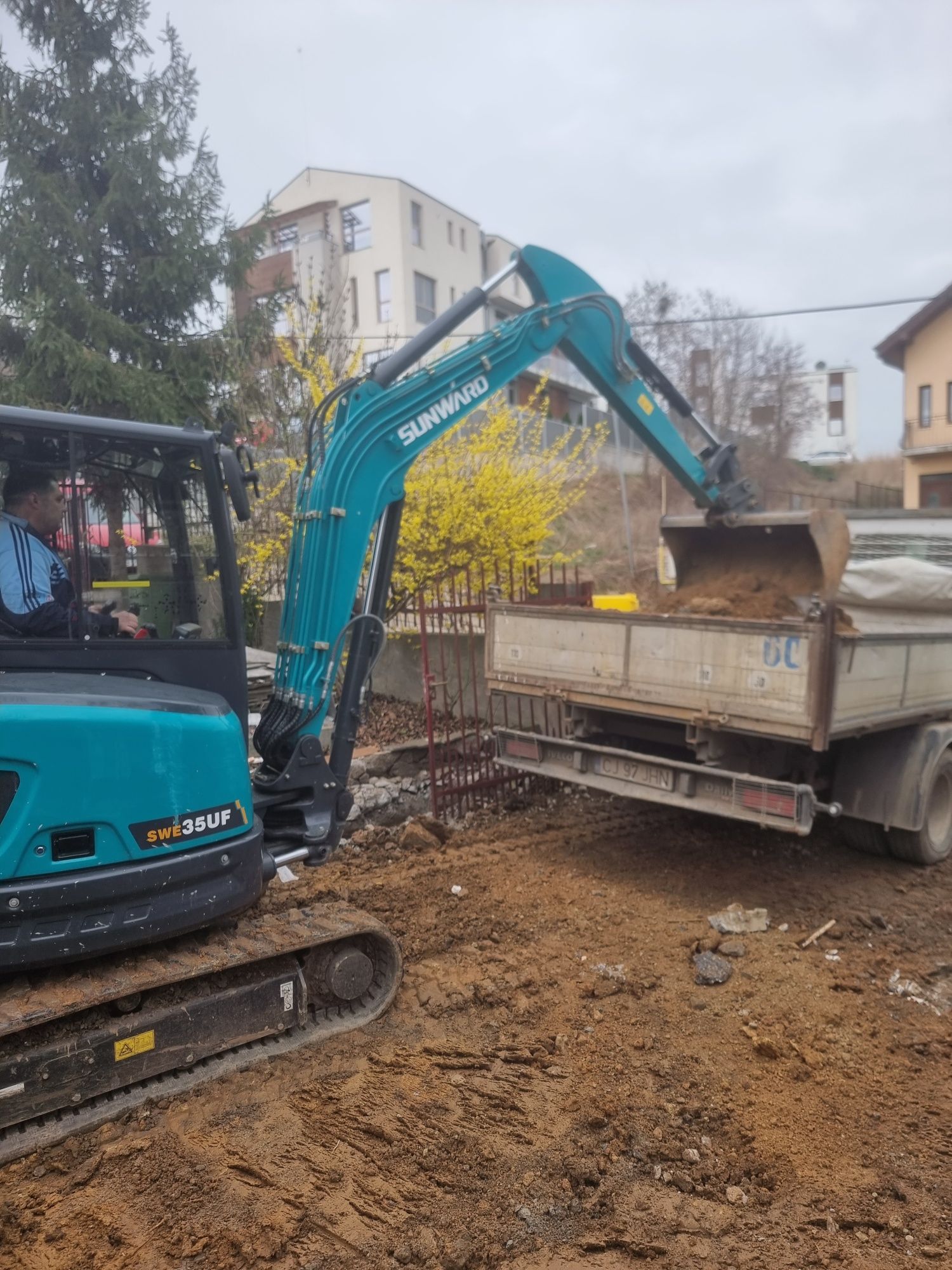 Firma de demolari case,anexe , spart sape, tăieri de ziduri, săpături