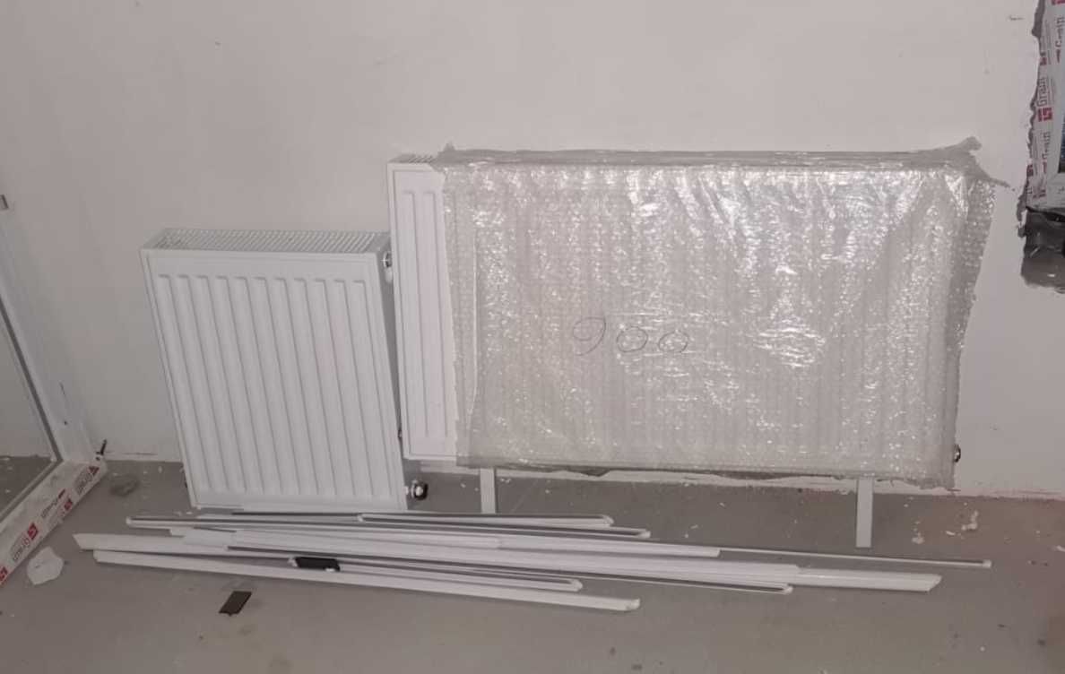 Продается 2 радиатора панельных, 90х50 и 40х50