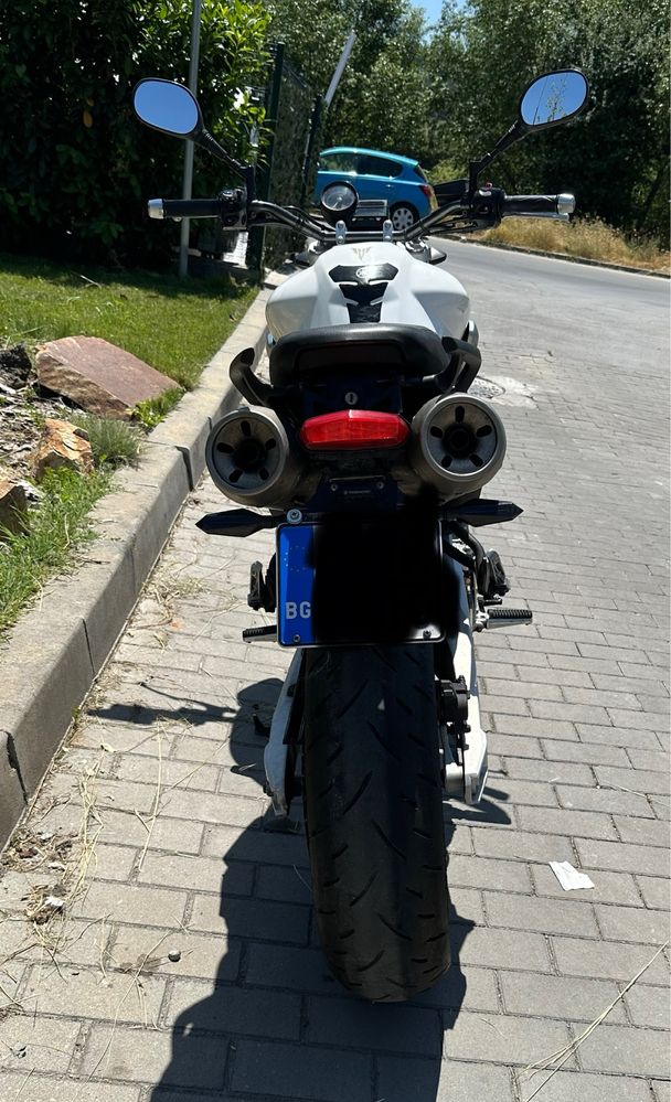 Продавам Yamaha MT-03 White perl