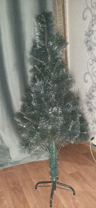 Продам искусственную елку