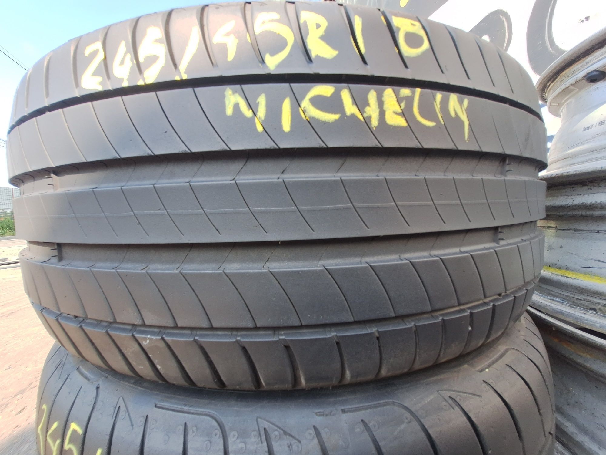 Cate 1x anv vara 245/45r18 Goodyear și Michelin Montaj Gratuit