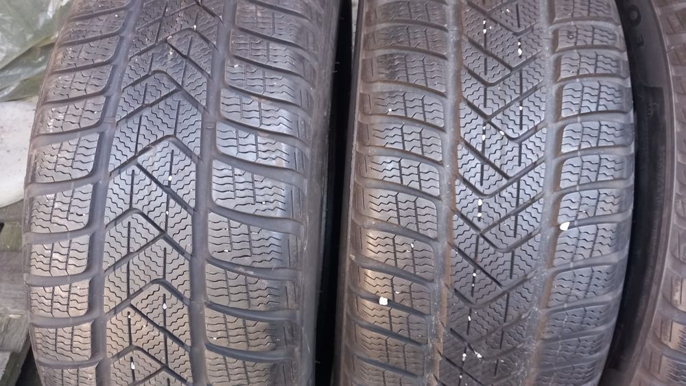Set 225/45r18 iarnă marca Pirelli preț 1150 lei setul