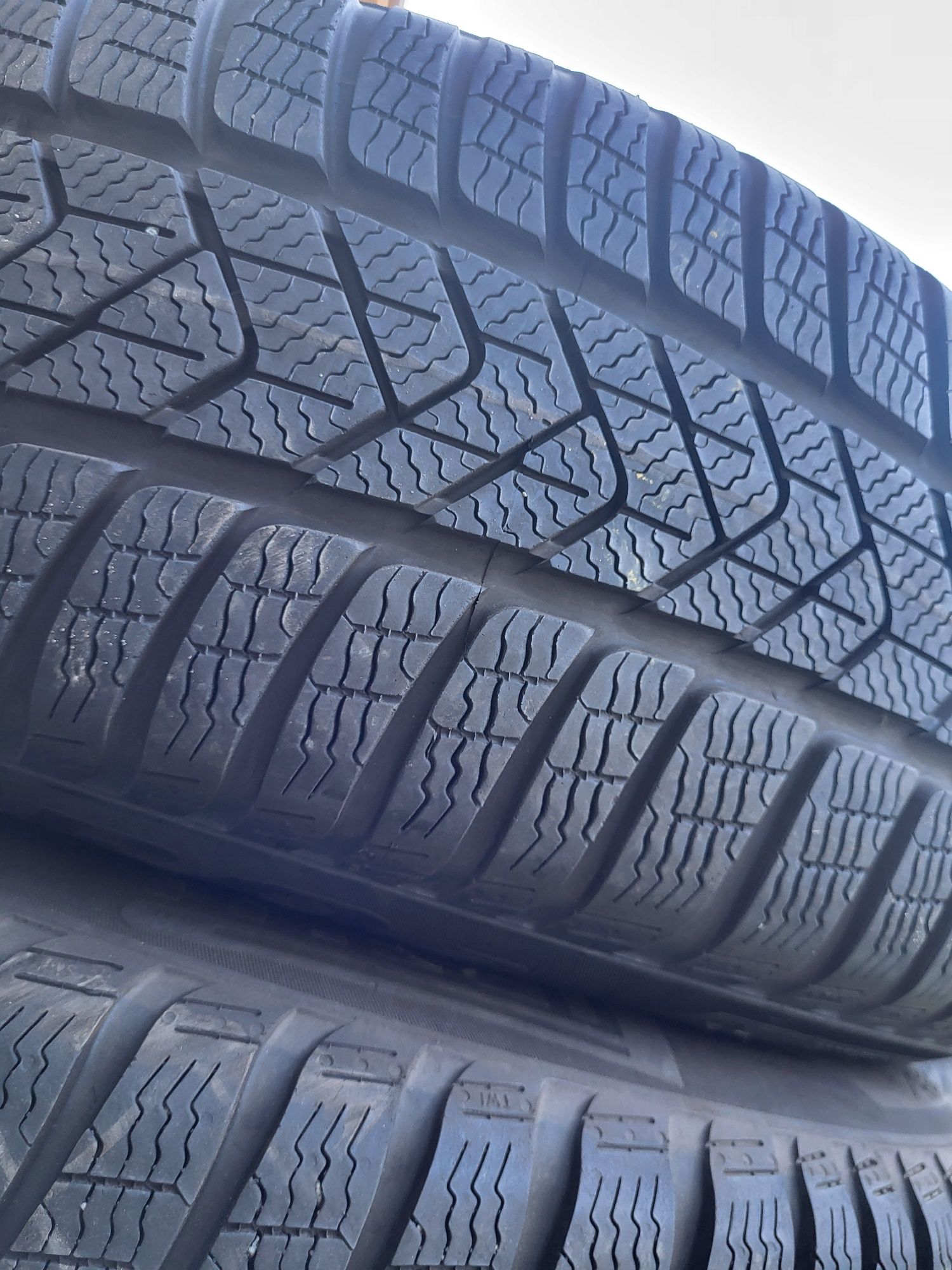 4 бр зимни 225/55/17 Pirelli