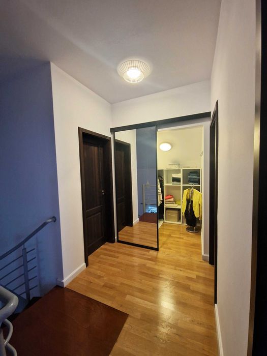 Vand penthouse 4 camere cu loc de parcare si boxa, incluse