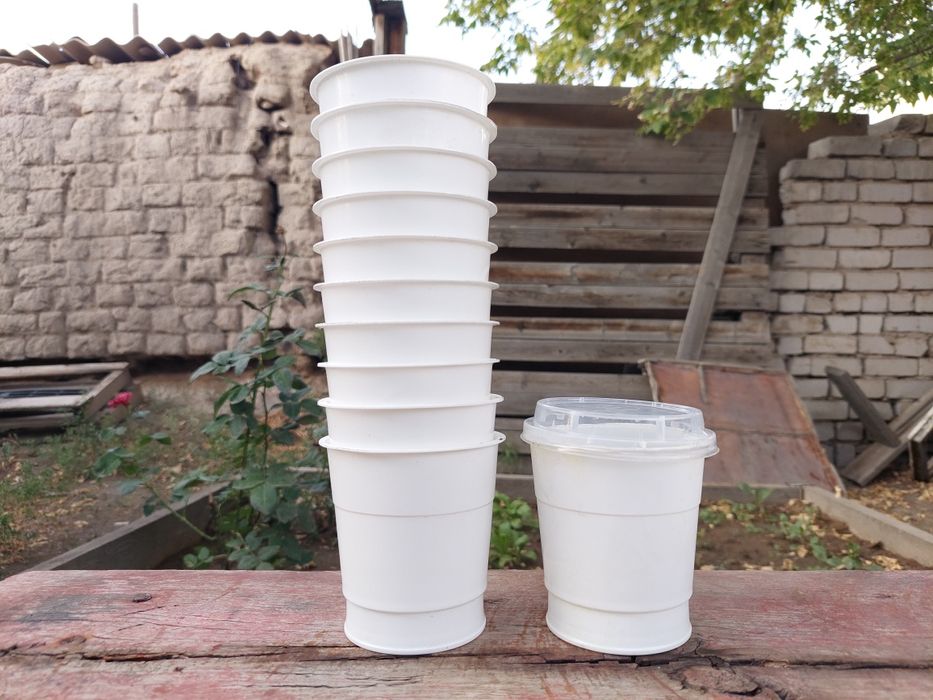 Пластик  и банки под пасты