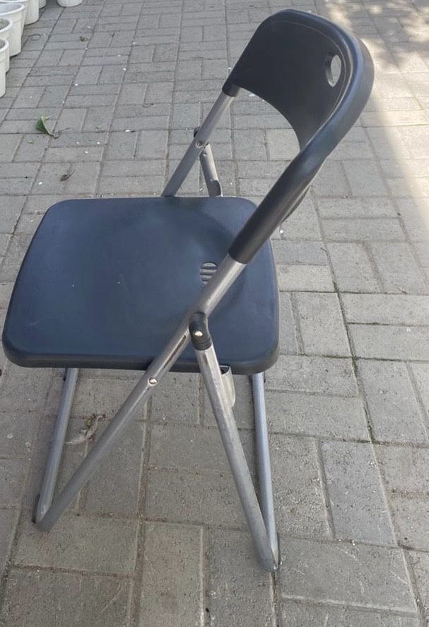 Продам б/у раскладные стулья