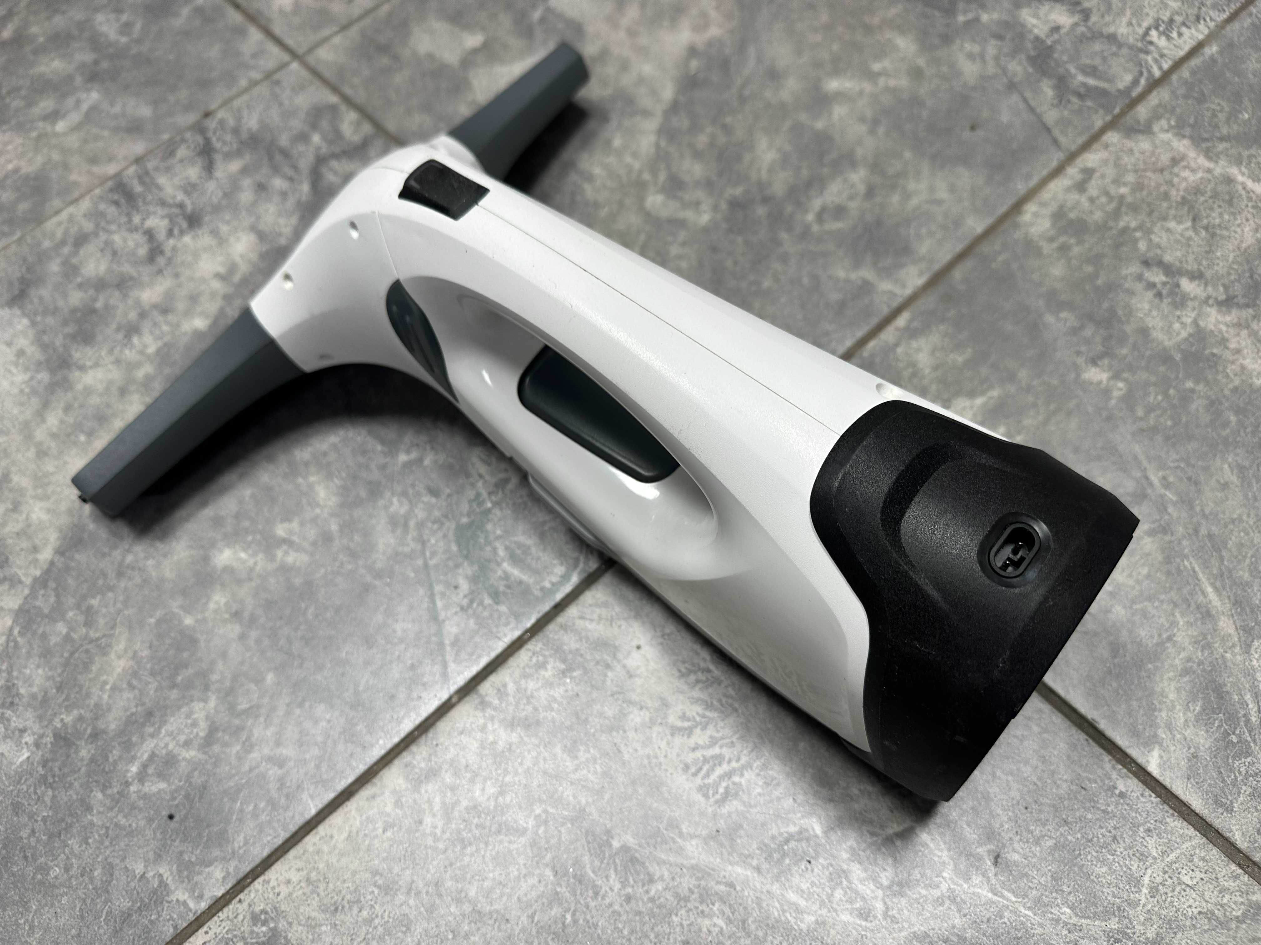 Уред за почистване на прозорци Karcher WV 2  Стъклочистачка