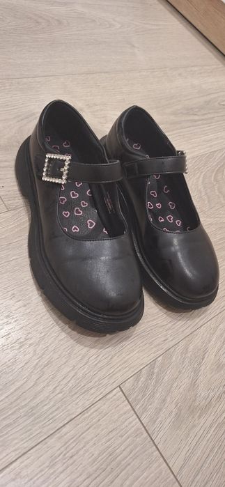 Продам лоферы на девочку