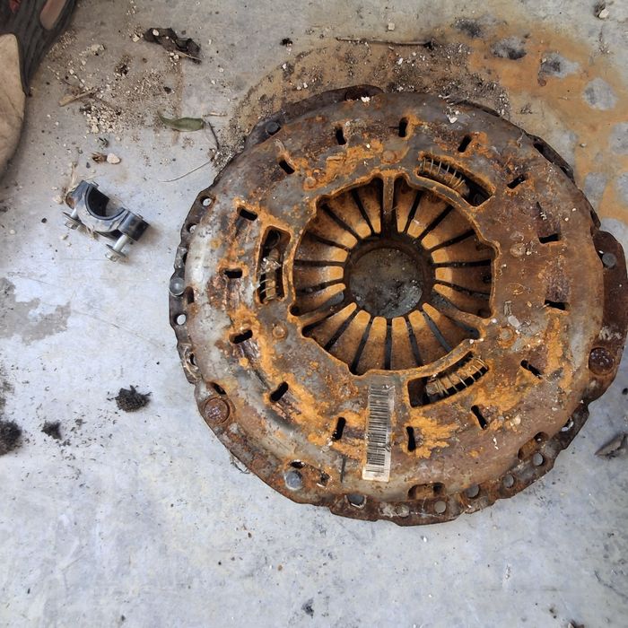 Съединител  от Бмв е90 н47 184кс E90 n47 184hp