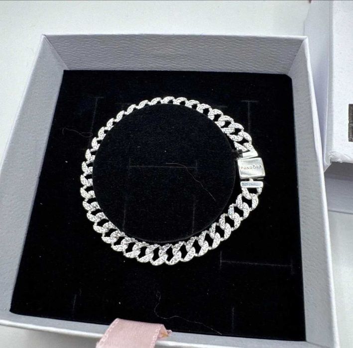 Гривна Пандора|Pandora