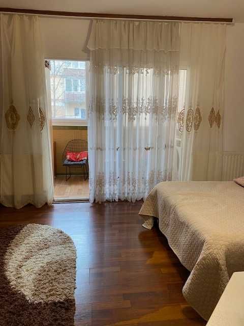 Vand apartament cu 2 camere in zona Soarelui