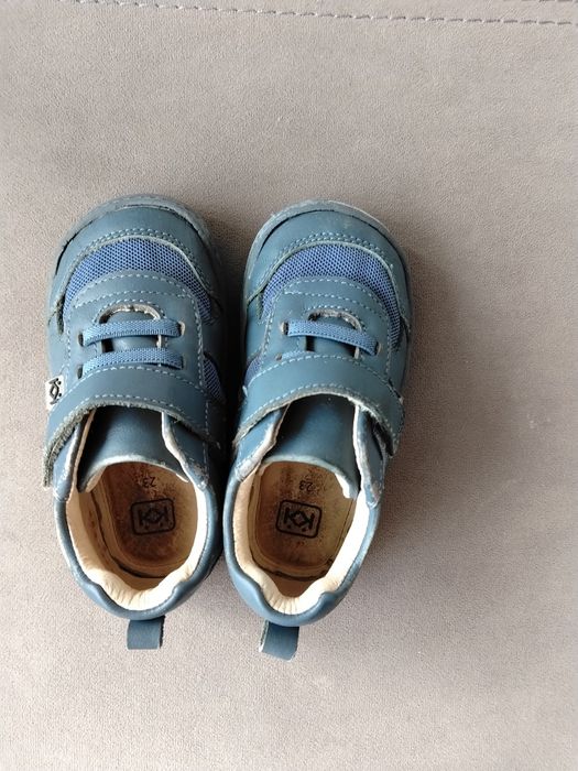 Подарявам детски обувки Колев и Колев