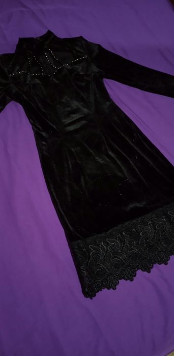 Модный велюровый платье