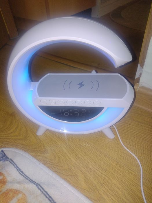 Radio cu ceas cu lampa multicolore
