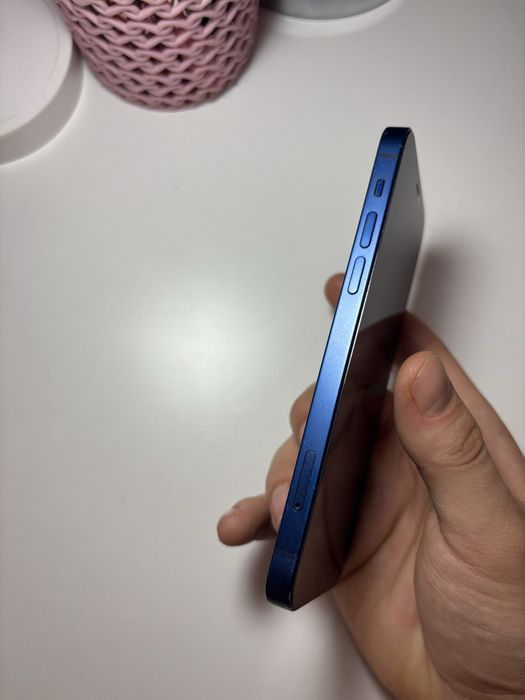 Iphone 12 normal 128gb 79% baterie