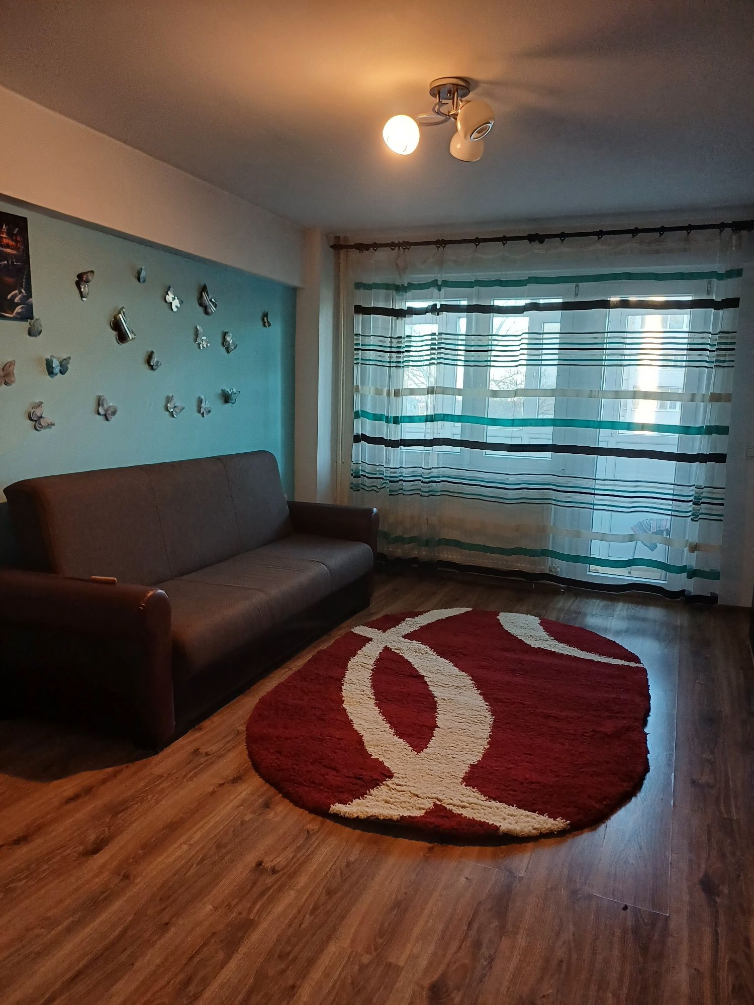 Ofer spre închiriere apartament cu doua camere în Botoșani zona Primăv