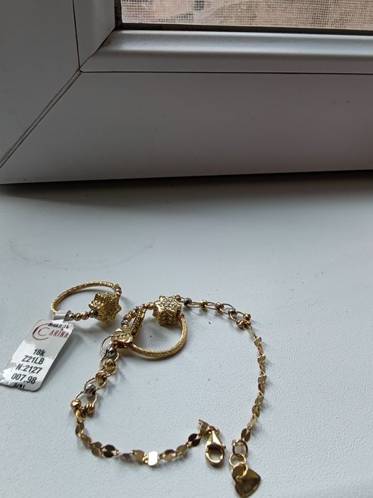 Vând set compus din bratara și inel noi de 18k cumpărate din Dubai