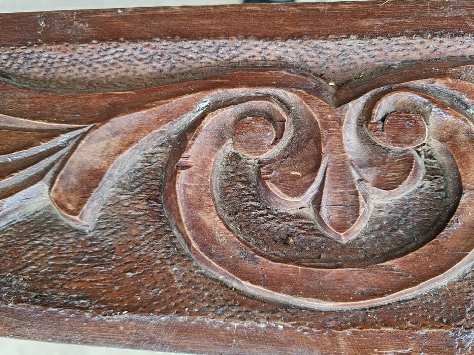 Panou lemn sculptat manual