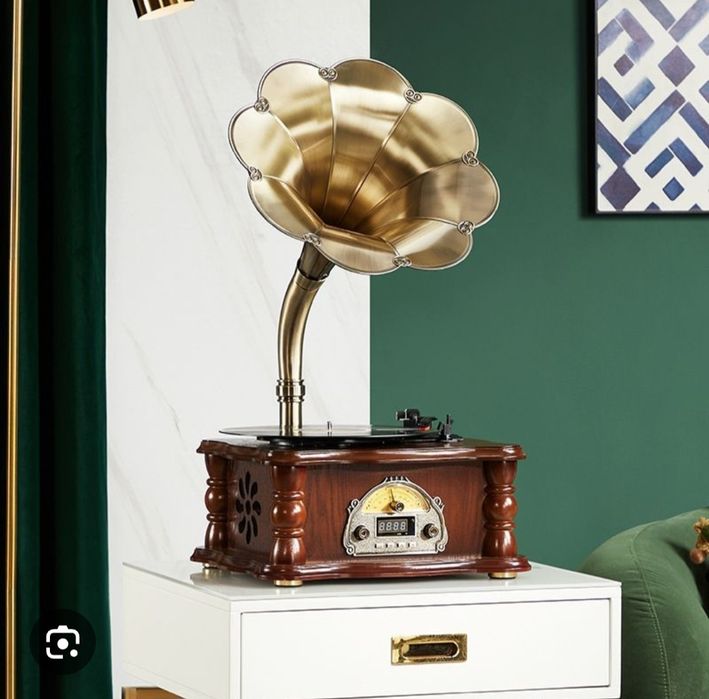 Президентский  Антикварный  Грамафон и патифон  пластиковые падарок д