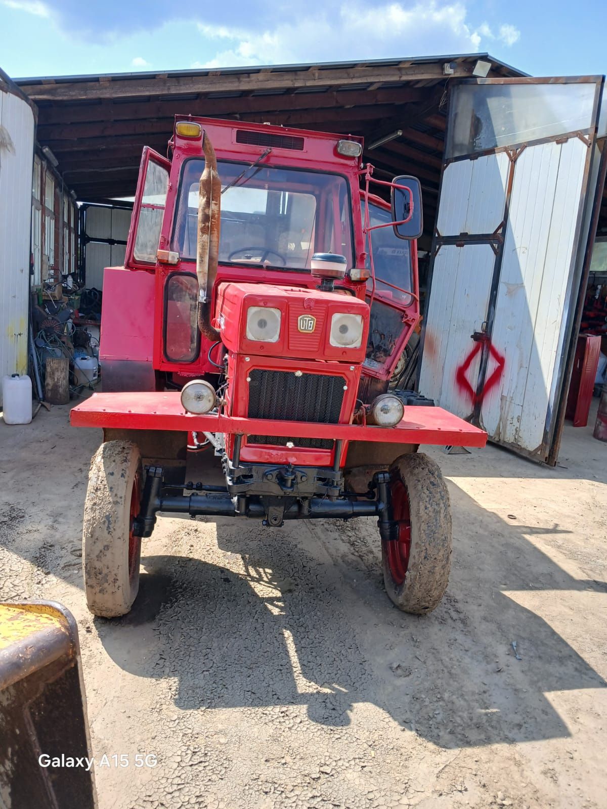 Tractor Universal UTB 650