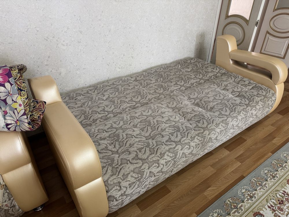 Продам диван и кресло