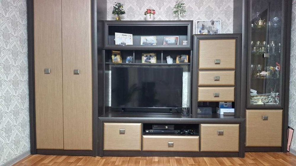 Продам шкаф горку