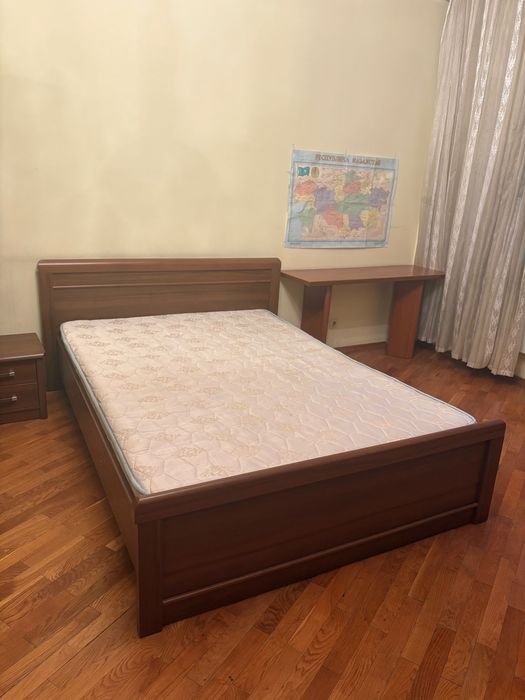 Кровать с матрасом 140 * 200