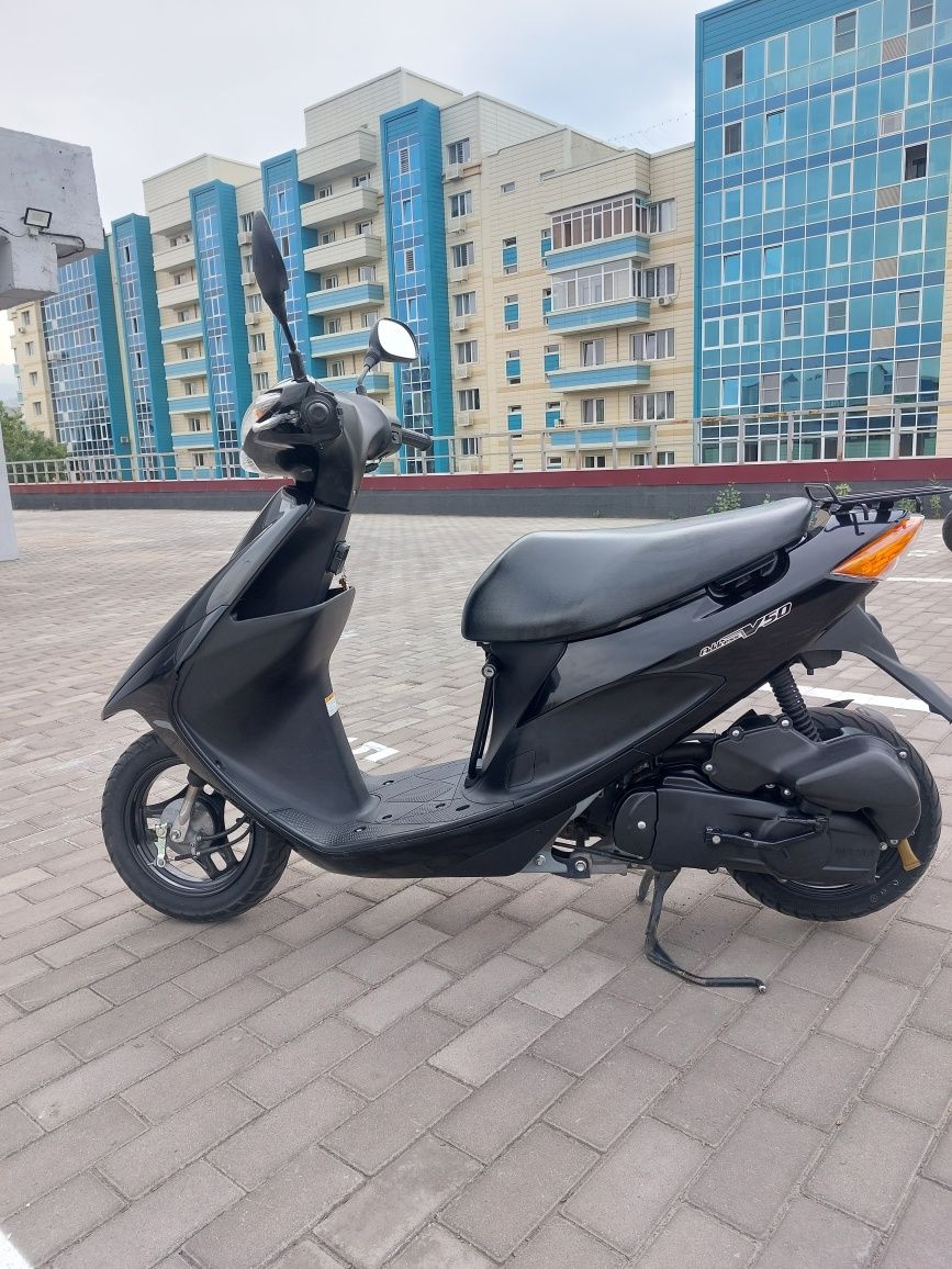 Suzuki address v50