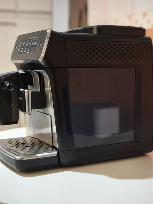 Vând espressor automat Philips EP3246/70